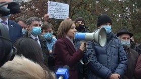 Discursul Maiei Sandu în fața protestatarilor de la Parlament